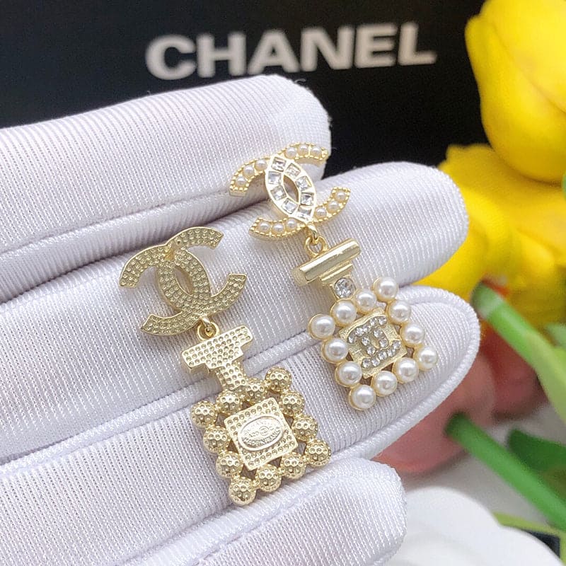 18K  Chanel Pearl Shape Earrings