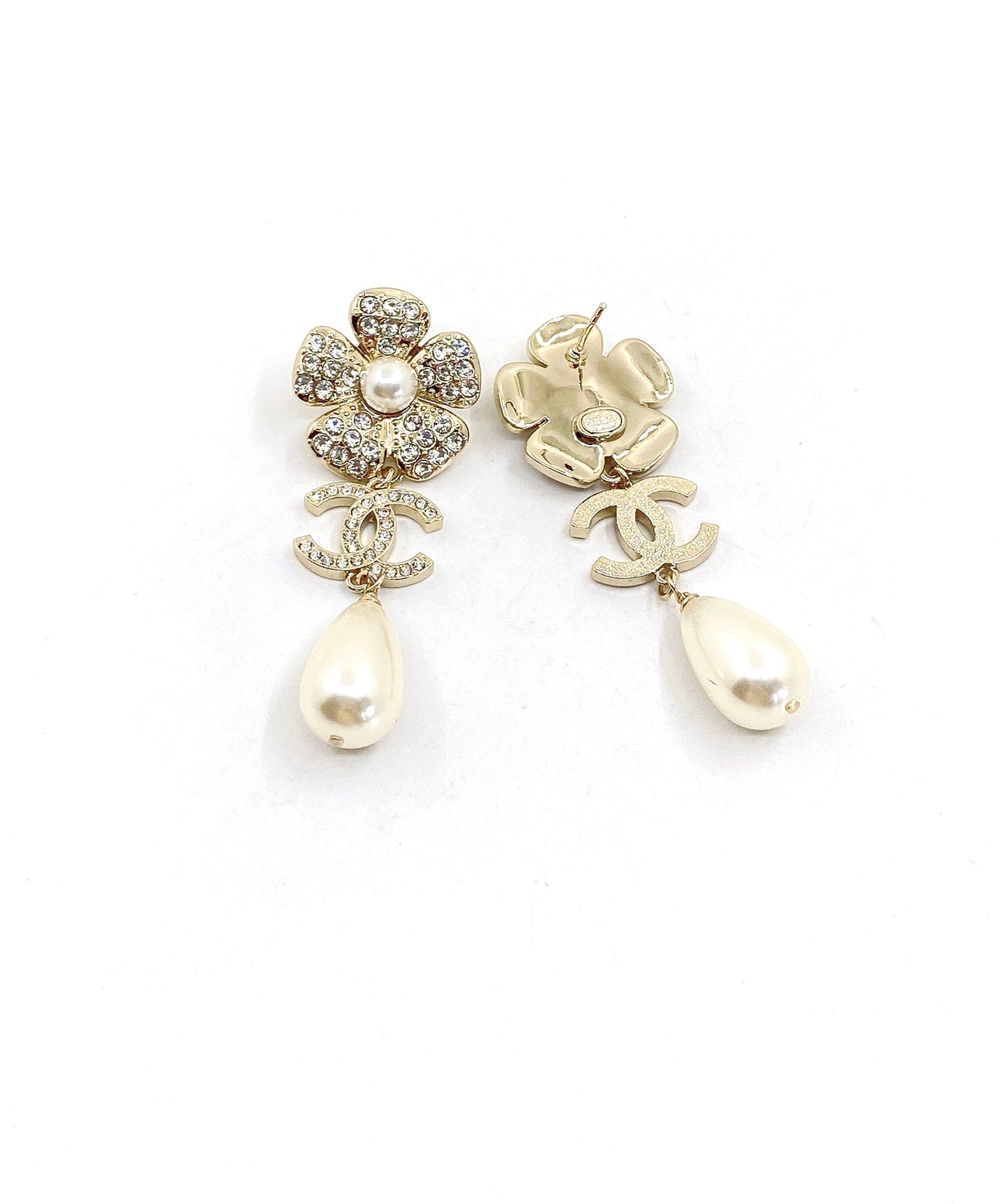 18K  Chanel Pearl Flowers Earrings