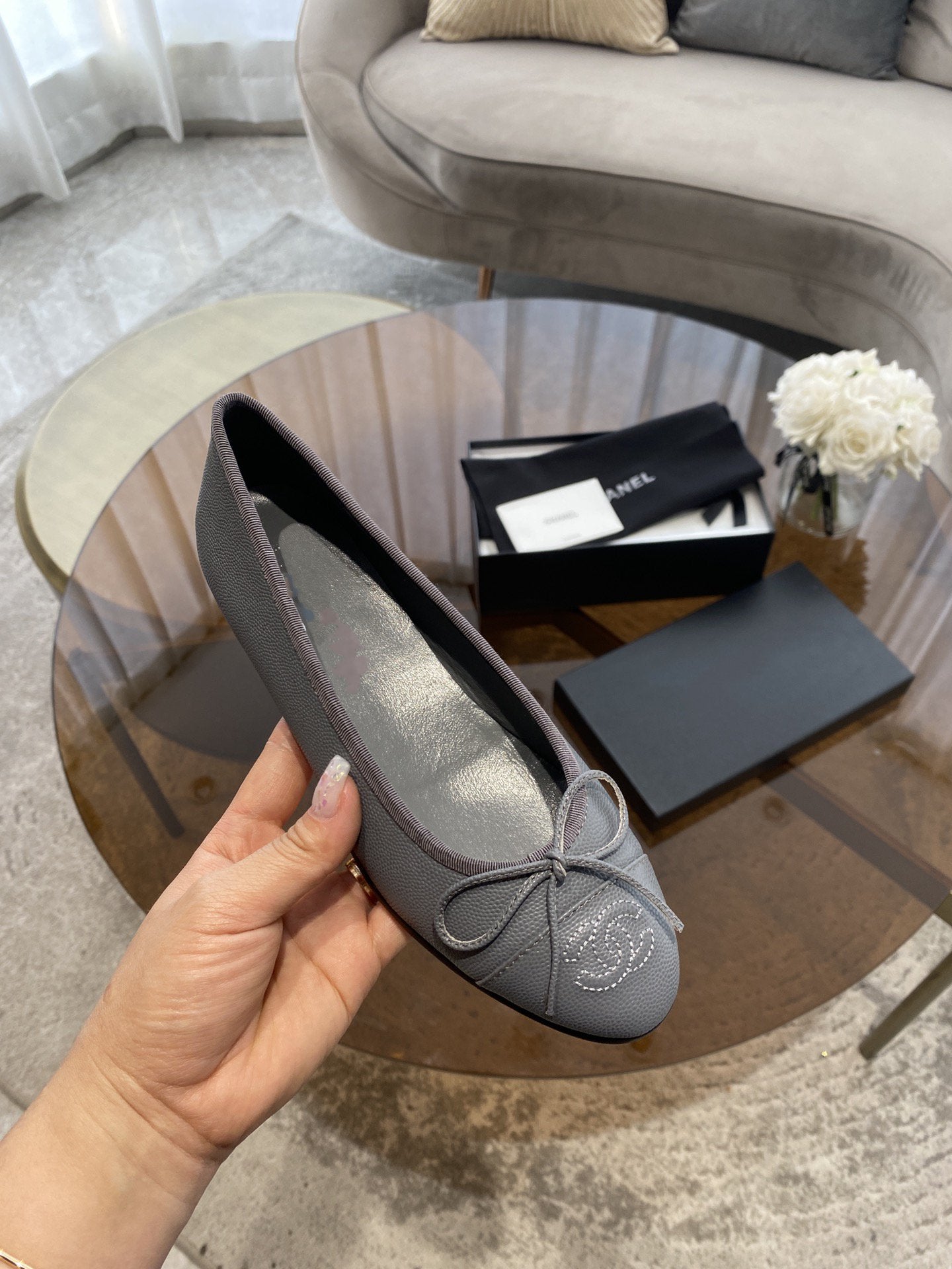 CHANEL BALLET FLATS GREY GRAINED CALFSKIN