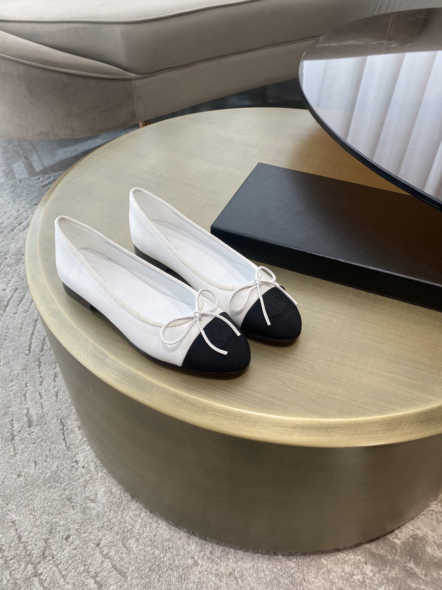 CHANEL BALLET FLATS WHITE BLACK LAMBSKIN CANVAS