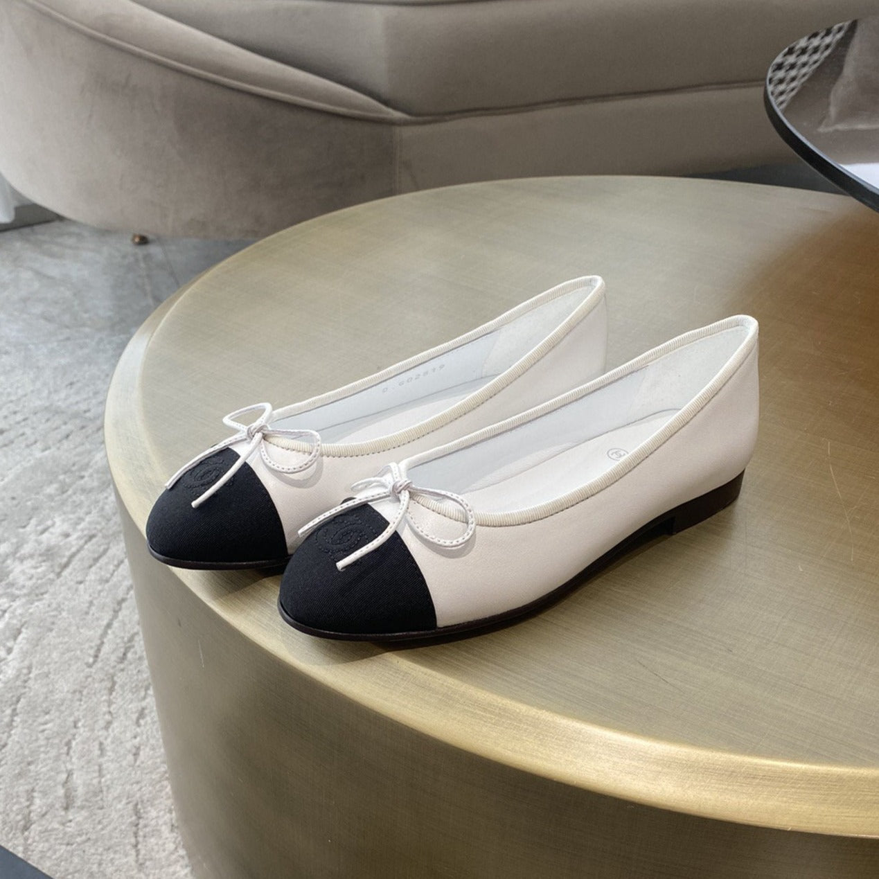 CHANEL BALLET FLATS WHITE BLACK LAMBSKIN CANVAS