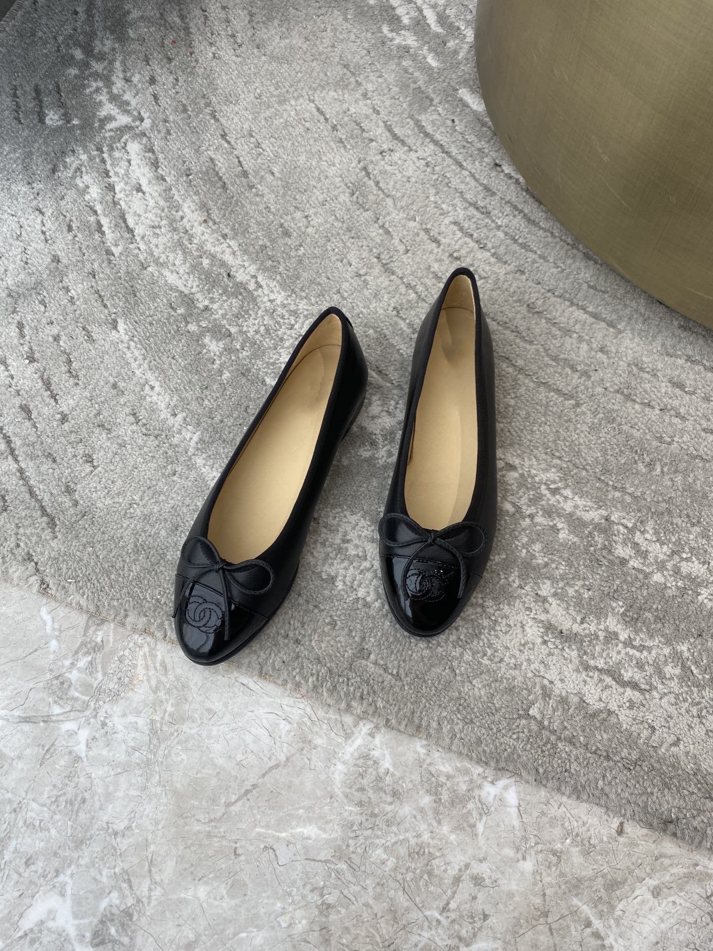 CHANEL BALLET FLATS BLACK BEIGE LAMBSKIN
