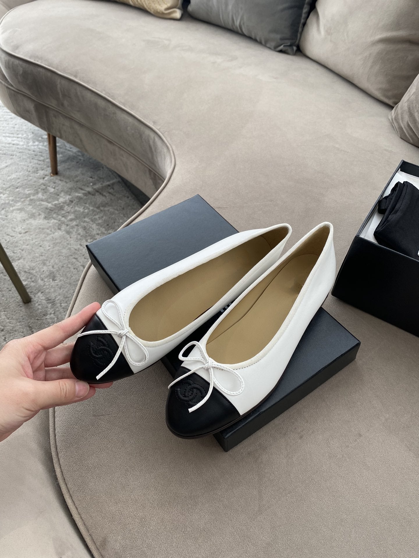 CHANEL BALLET FLATS WHITE BLACK LAMBSKIN