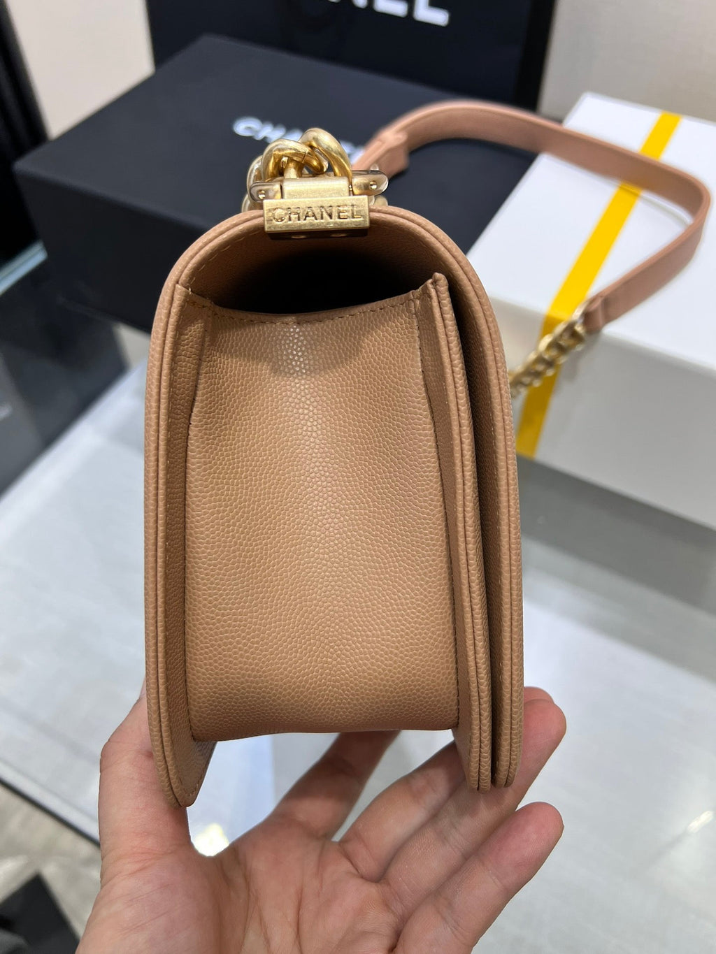 CHANEL BOY BAG MEDIUM 25 BROWN CAVIAR GOLD HARDWARE