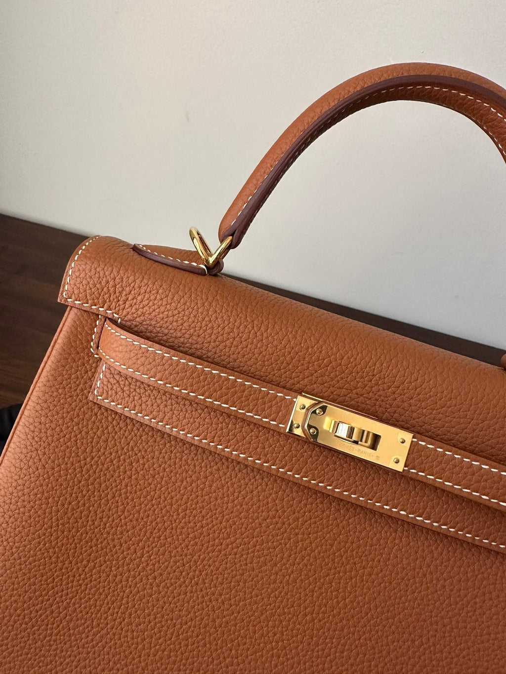 HERMES KELLY 25CM GOLD TOGO GOLD HARDWARE