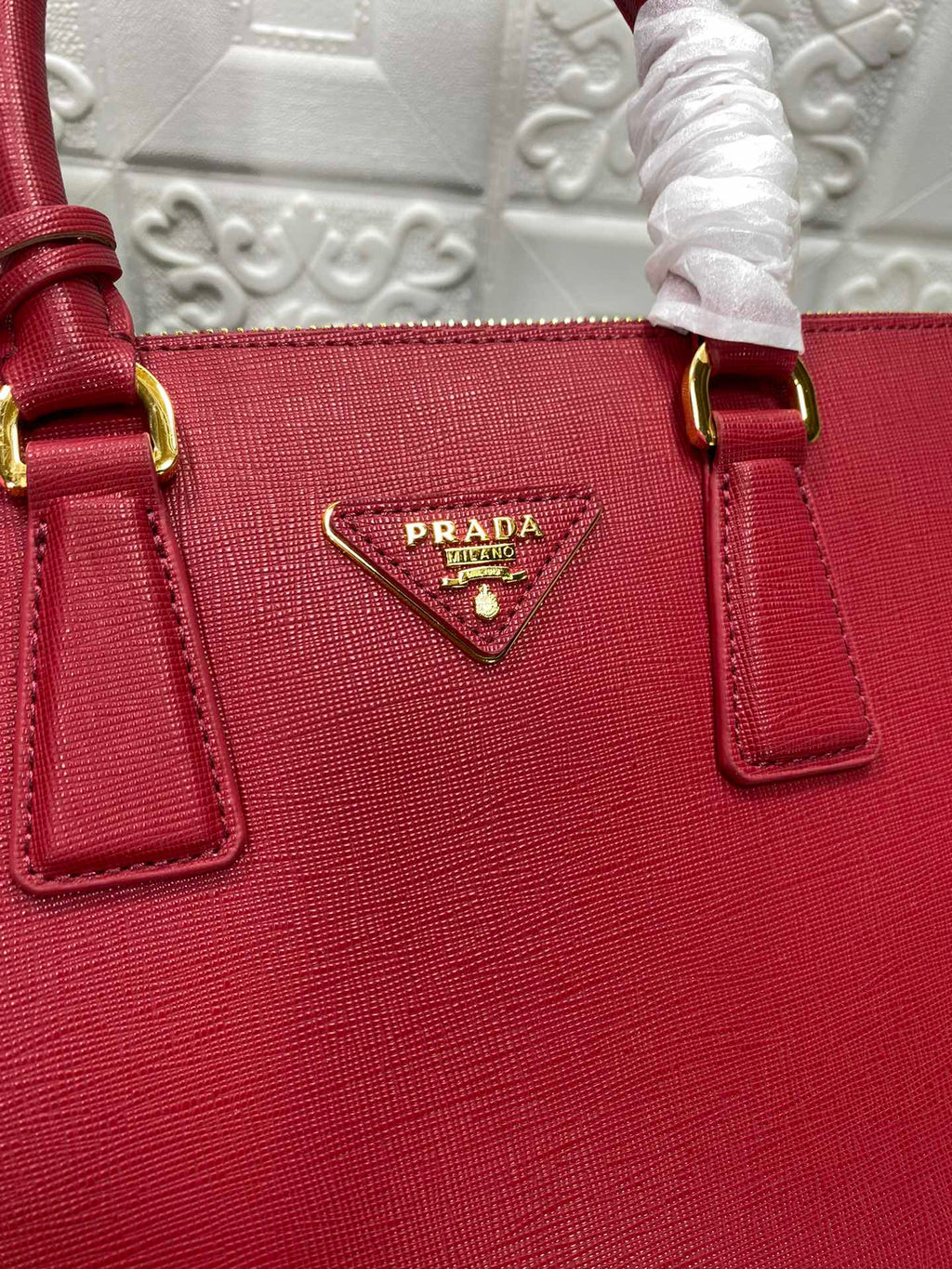 PRADA GALLERIA 32 BAG IN CHERRY RED SAFFIANO LEATHER