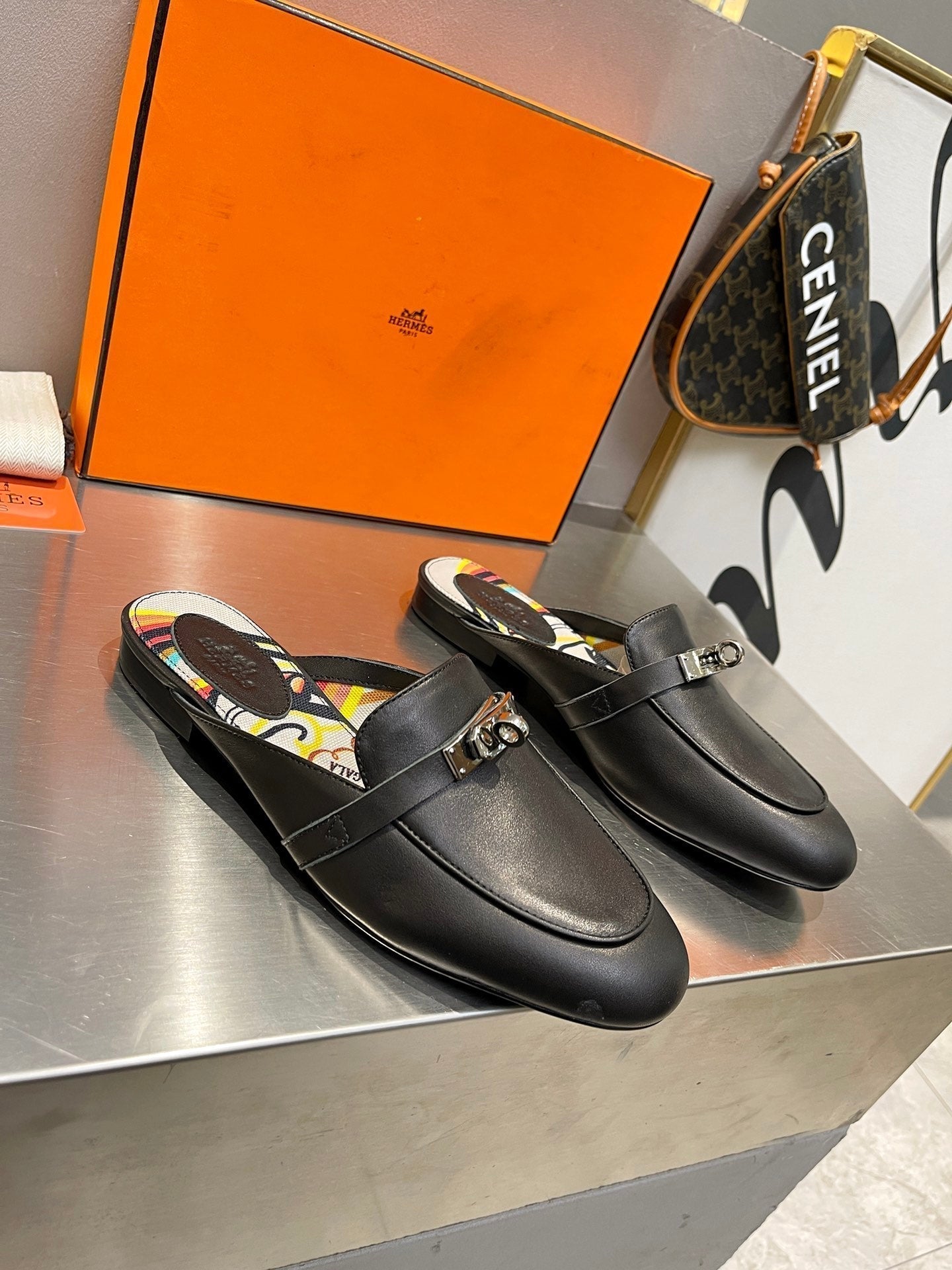 HERMES 0Z MULE BLACK CALFSKIN WITH PATTERN