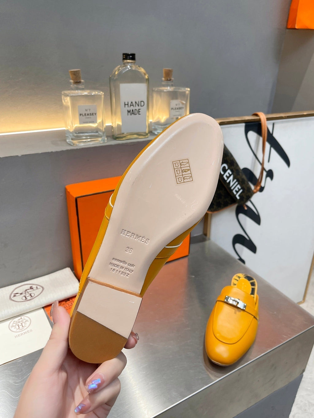 HERMES 0Z MULE AMBER CALFSKIN WITH PATTERN