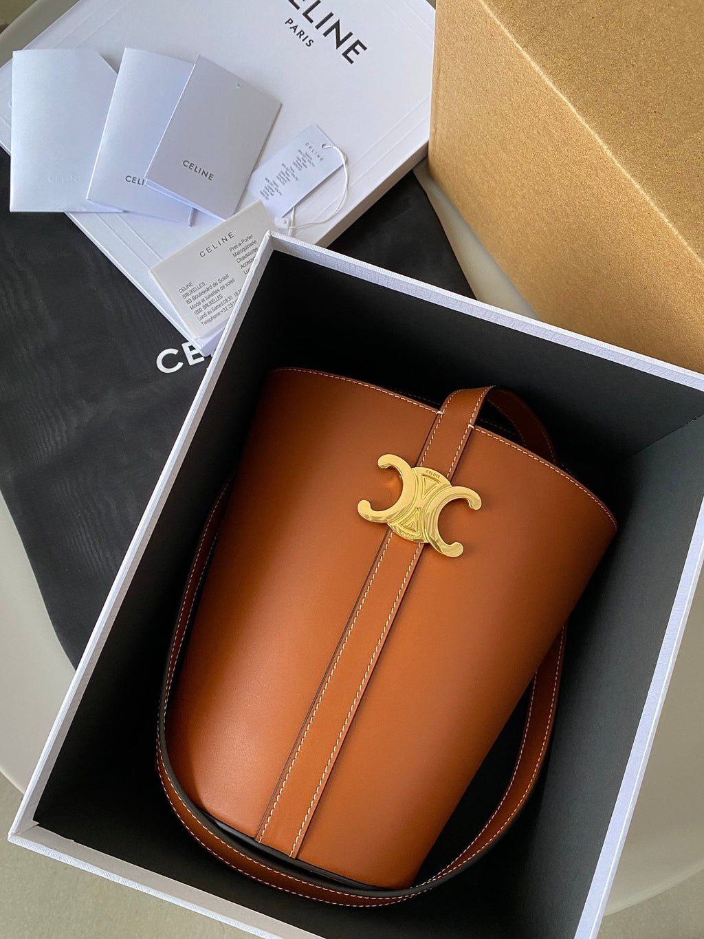 CELINE TRIOMPHE 25 BUCKET BAG CINNAMON BROWN CALFSKIN