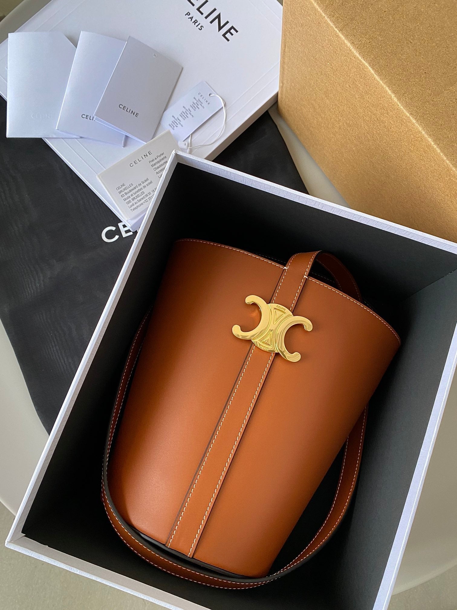 CELINE TRIOMPHE 25 BUCKET BAG CINNAMON BROWN CALFSKIN