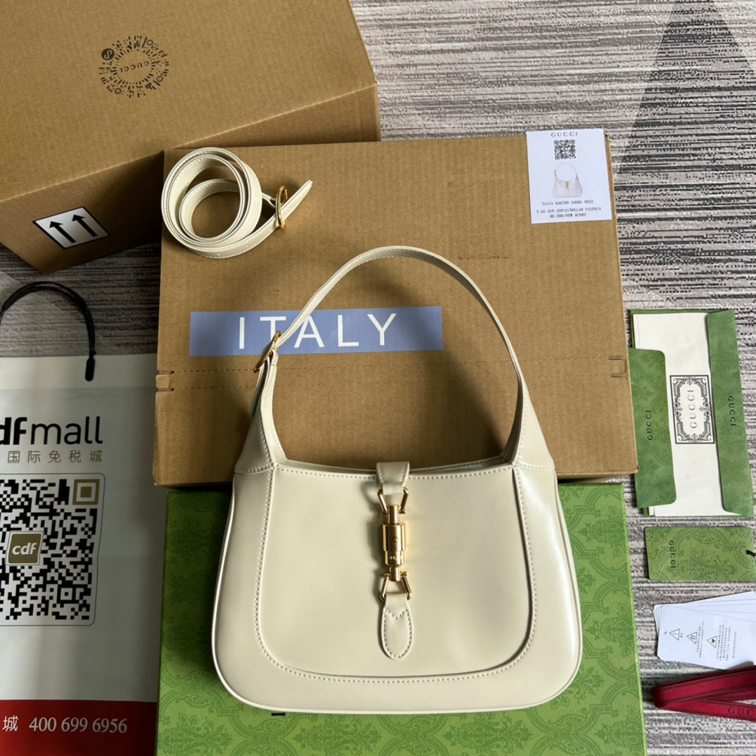 GUCCI JACKIE SMALL 28 SHOULDER BAG IN WHITE CALFSKIN