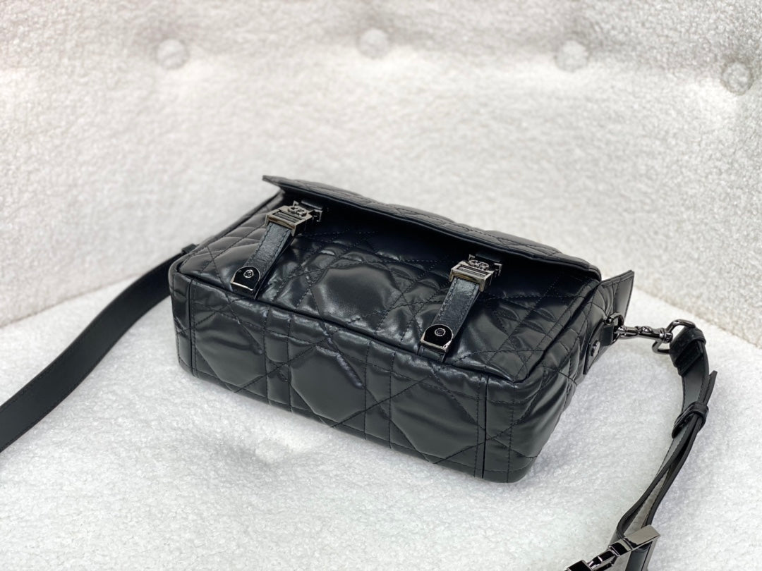 DIOR SMALL CAMP BAG 23 IN BLACK CALFSKIN