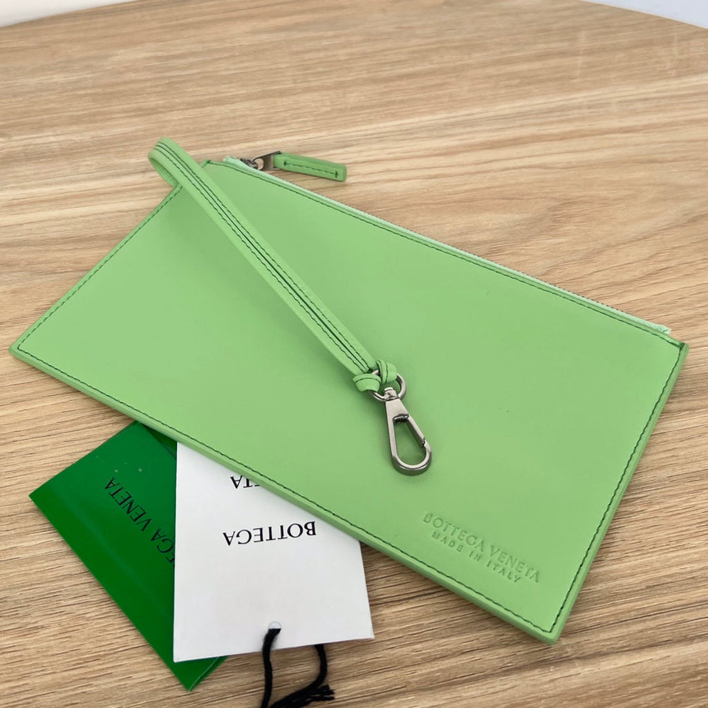 BOTTEGA VENETA SMALL CABAT 32 IN LIGHT GREEN LAMBSKIN