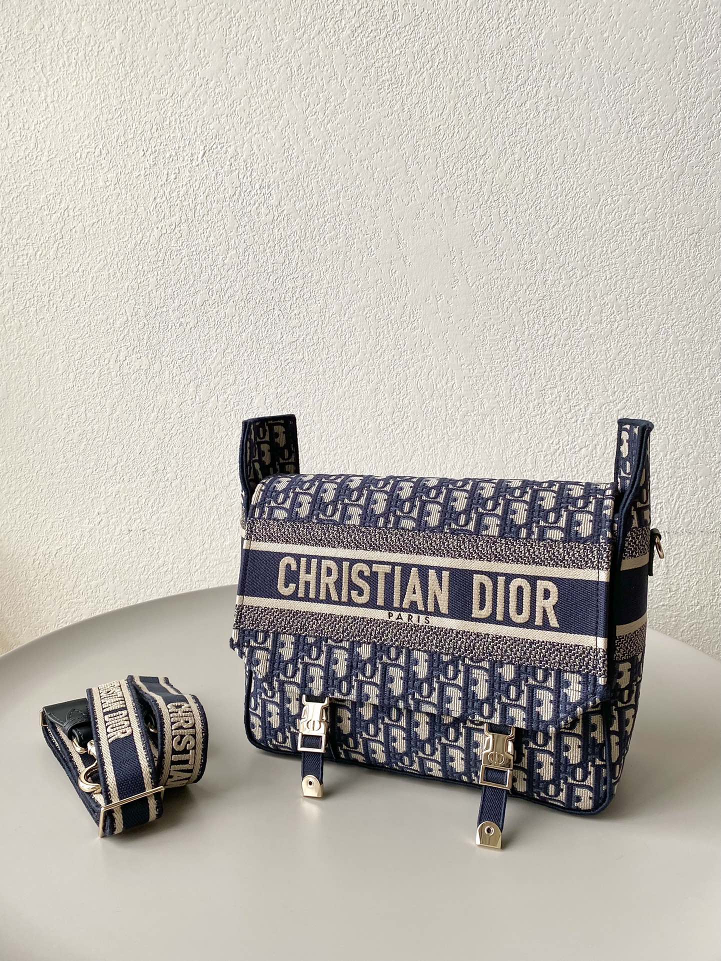DIOR MEDIUM CAMP BAG 28 OBLIQUE BLUE EMBROIDERY