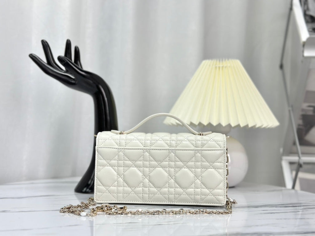 DIOR LADY 21 CHAIN BAG IN WHITE LAMBSKIN