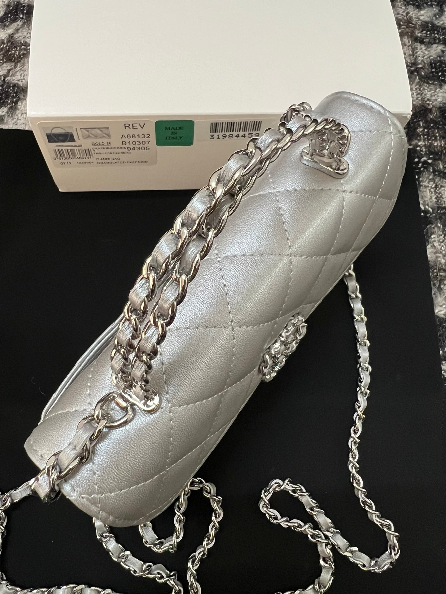 CHANEL KELLY 18 BAG IN SILVER CALFSKIN WITH STRAP
