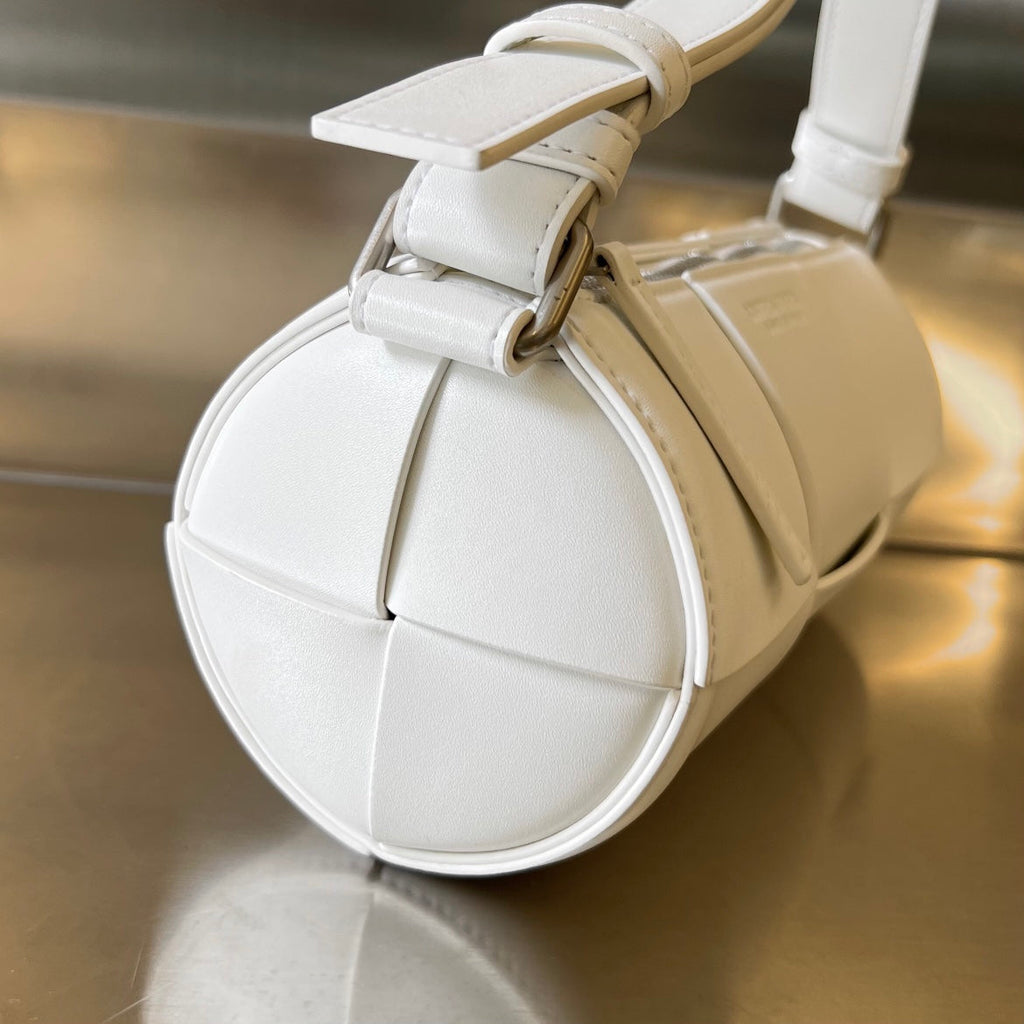 BOTTEGA VENETA SMALL CYLINDER CASSETTE 21 IN WHITE CALFSKIN