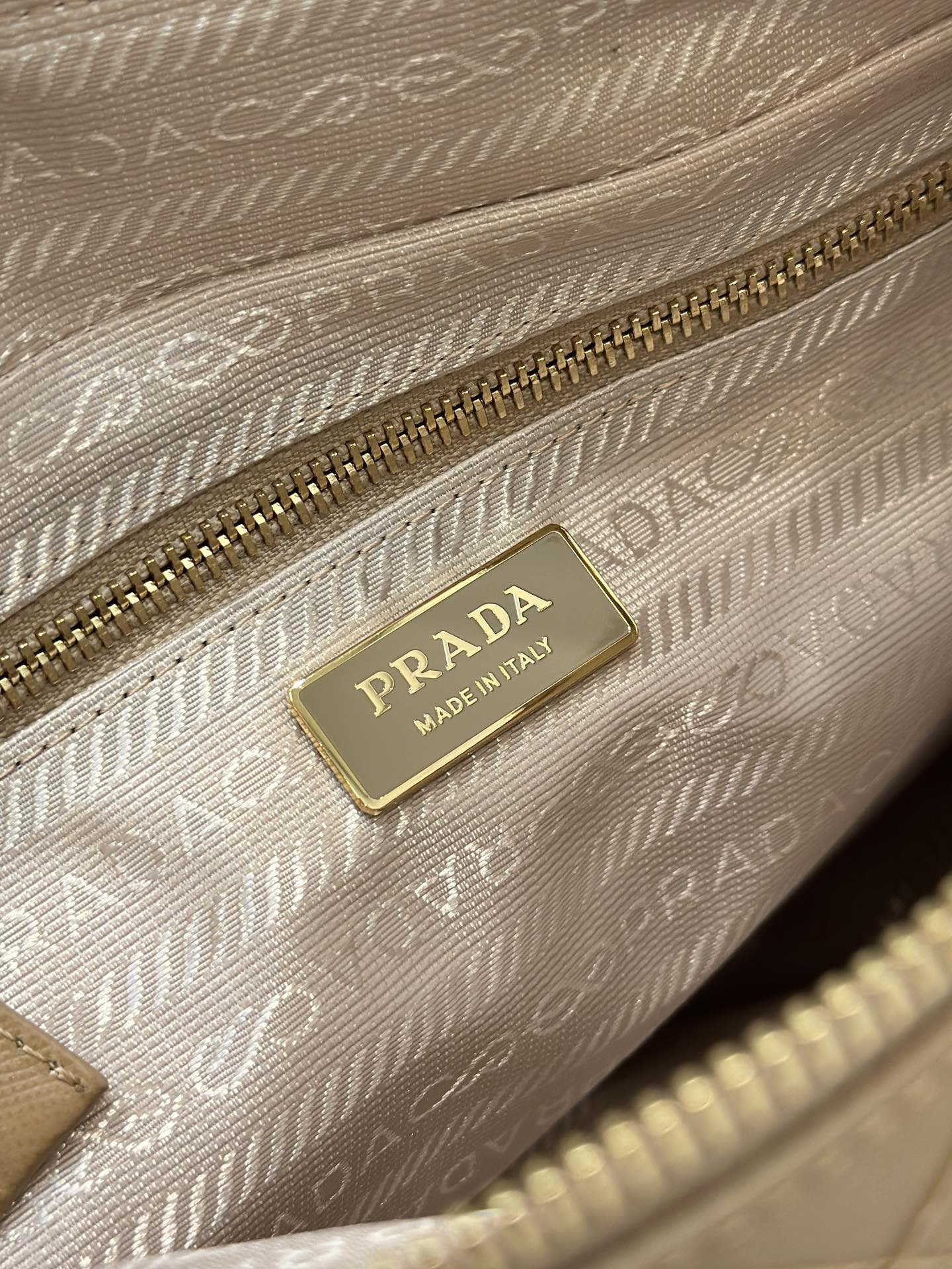 PRADA VINTAGE HOBO BAG 25 IN LIGHT FRENCH BEIGE QUILTED NYLON GOLD HARDWARE