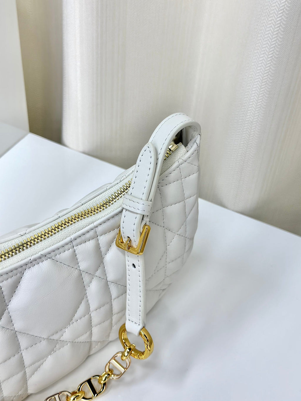 DIOR CD LOUNGE 26 BAG IN WHITE LAMBSKIN