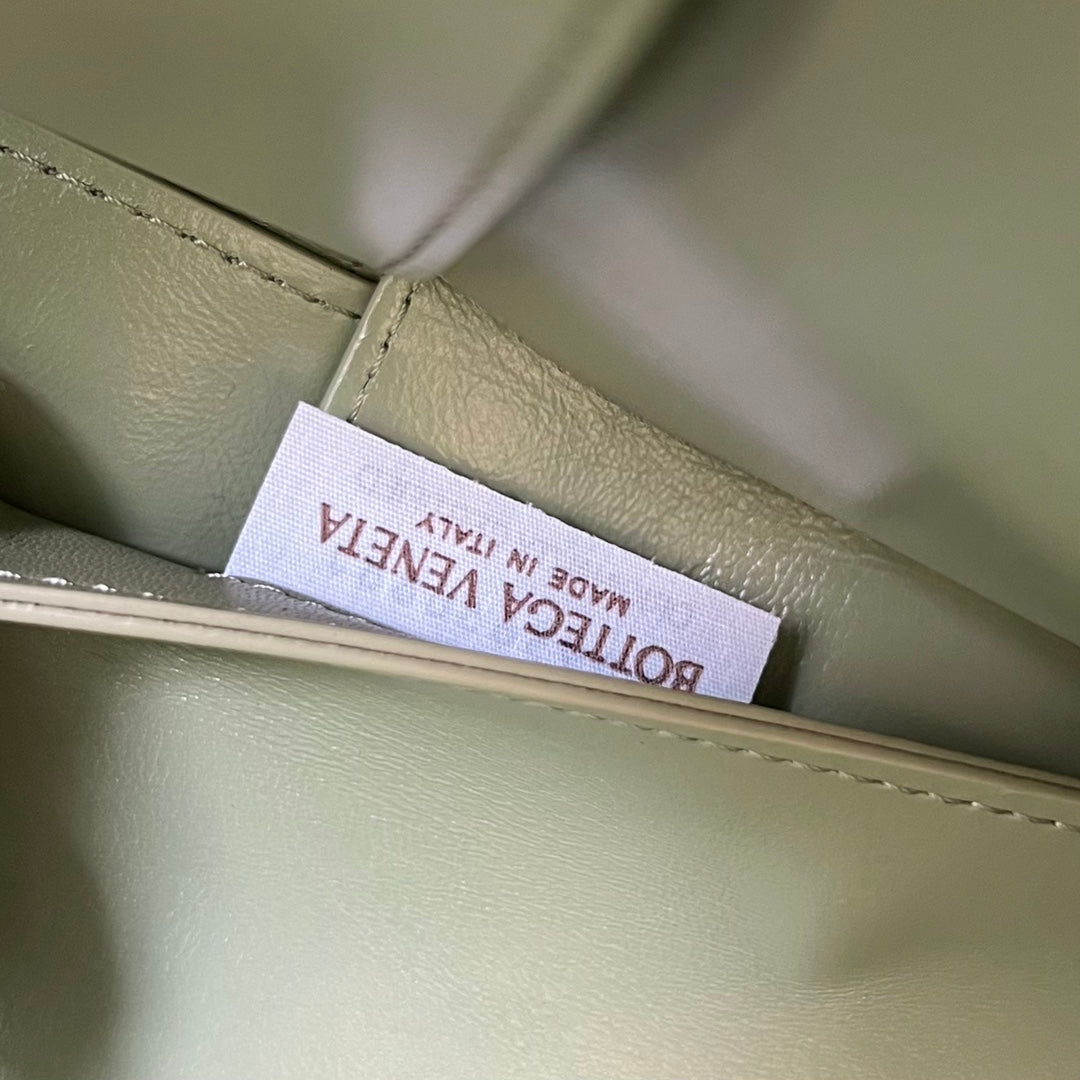 BOTTEGA VENETA SMALL ARCO TOTE 30 IN TRAVERTINE SOFT LAMBSKIN