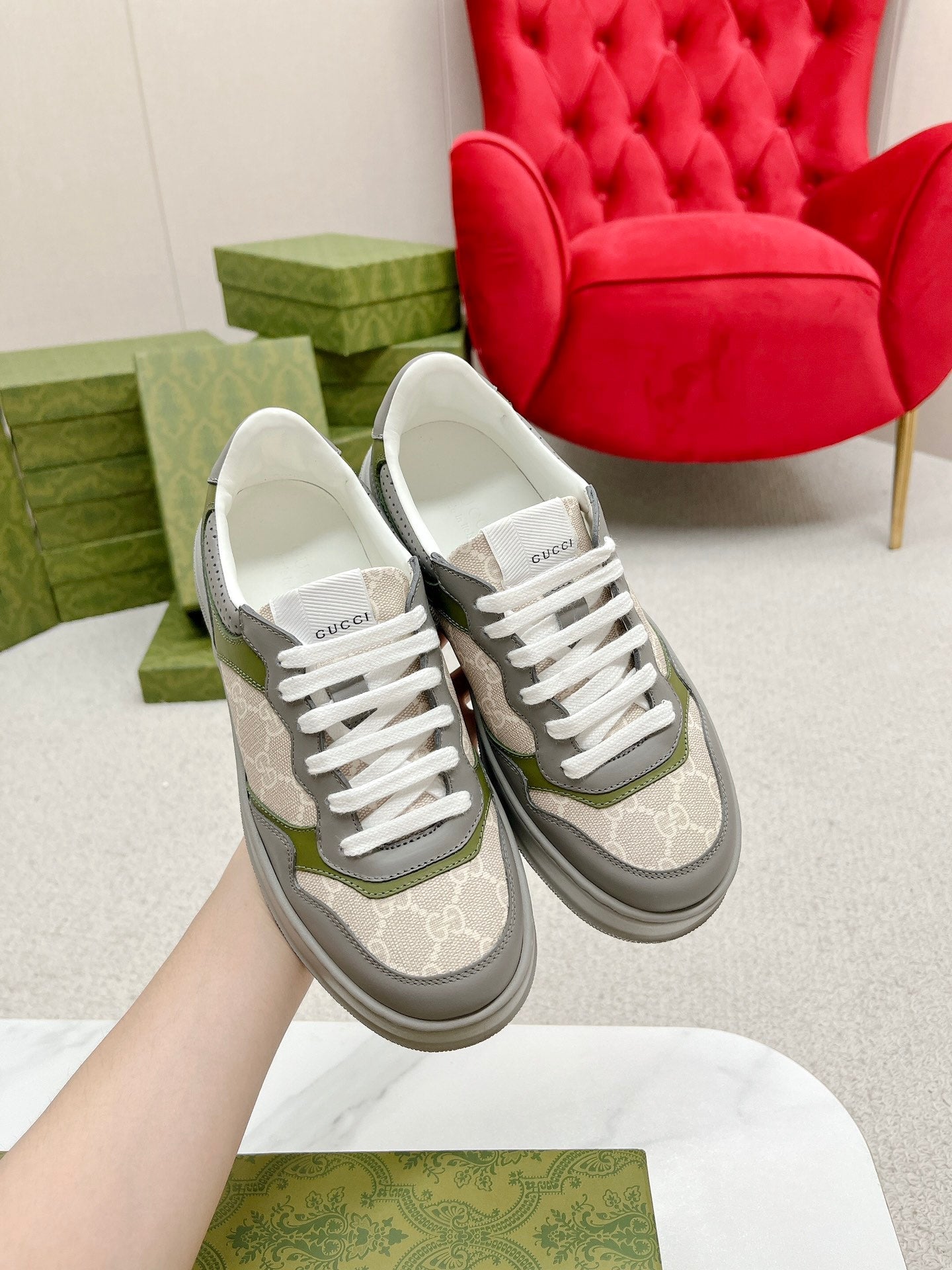 GUCCI TRAINER GRAY AND CREAMY WHITE CALFSKIN