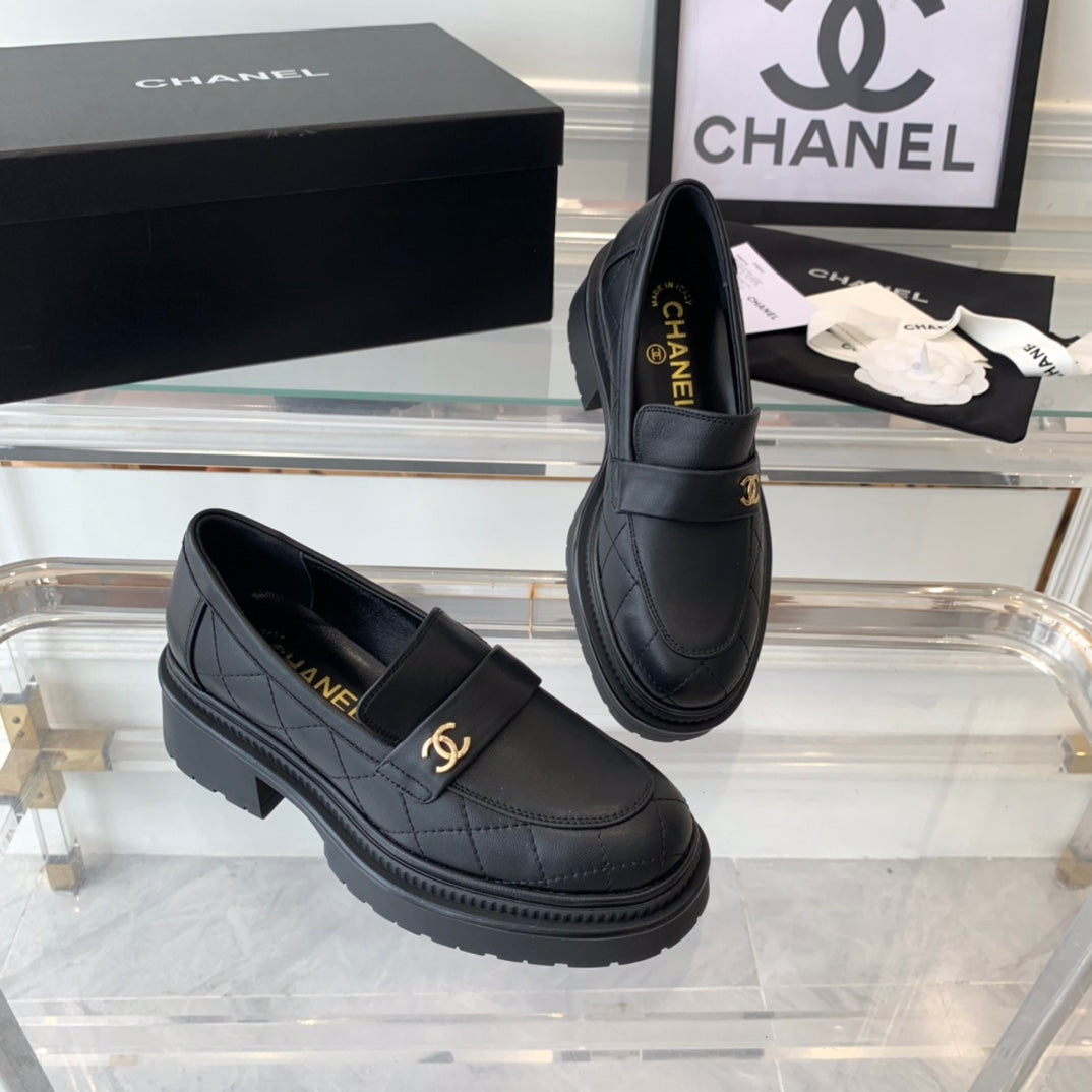 CHANEL MOASINS black 1 CALFSKIN