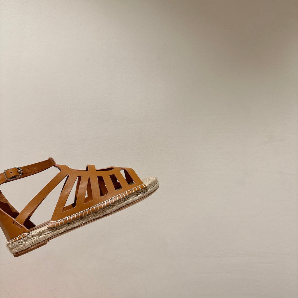 HERMES STRAW SOLE SANDAL CARAMEL LAMBSKIN