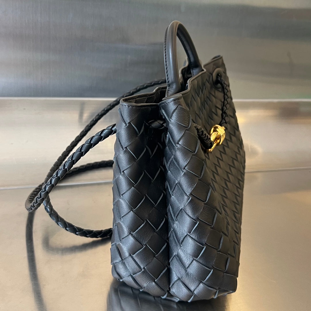 BOTTEGA VENETA SMALL ANDIAMO 29 IN BLACK LAMBSKIN