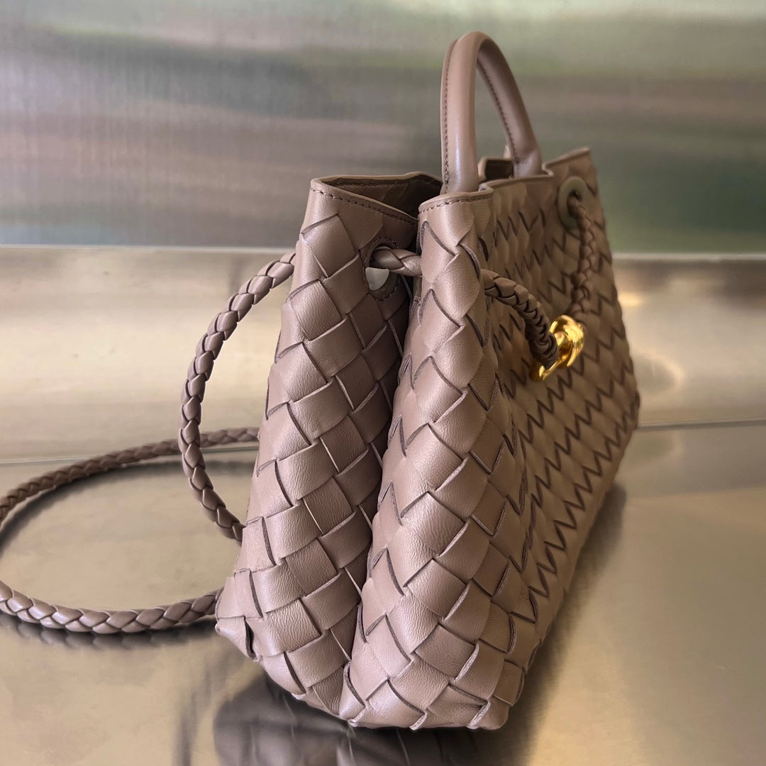 BOTTEGA VENETA SMALL ANDIAMO 29 IN BEAVER BROWN LAMBSKIN