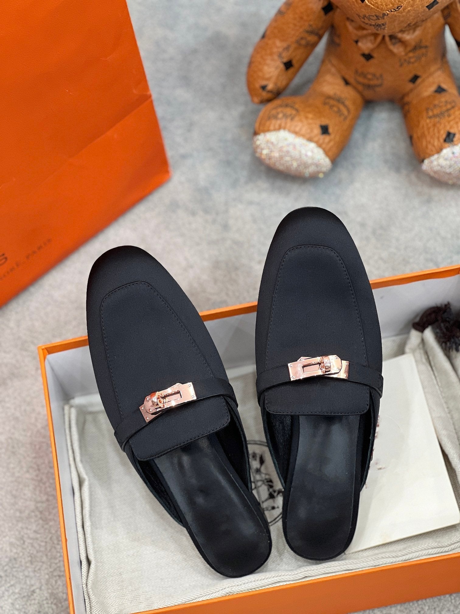 HERMES 0Z Mule Black Silk Thick Cloth/Sheepskin