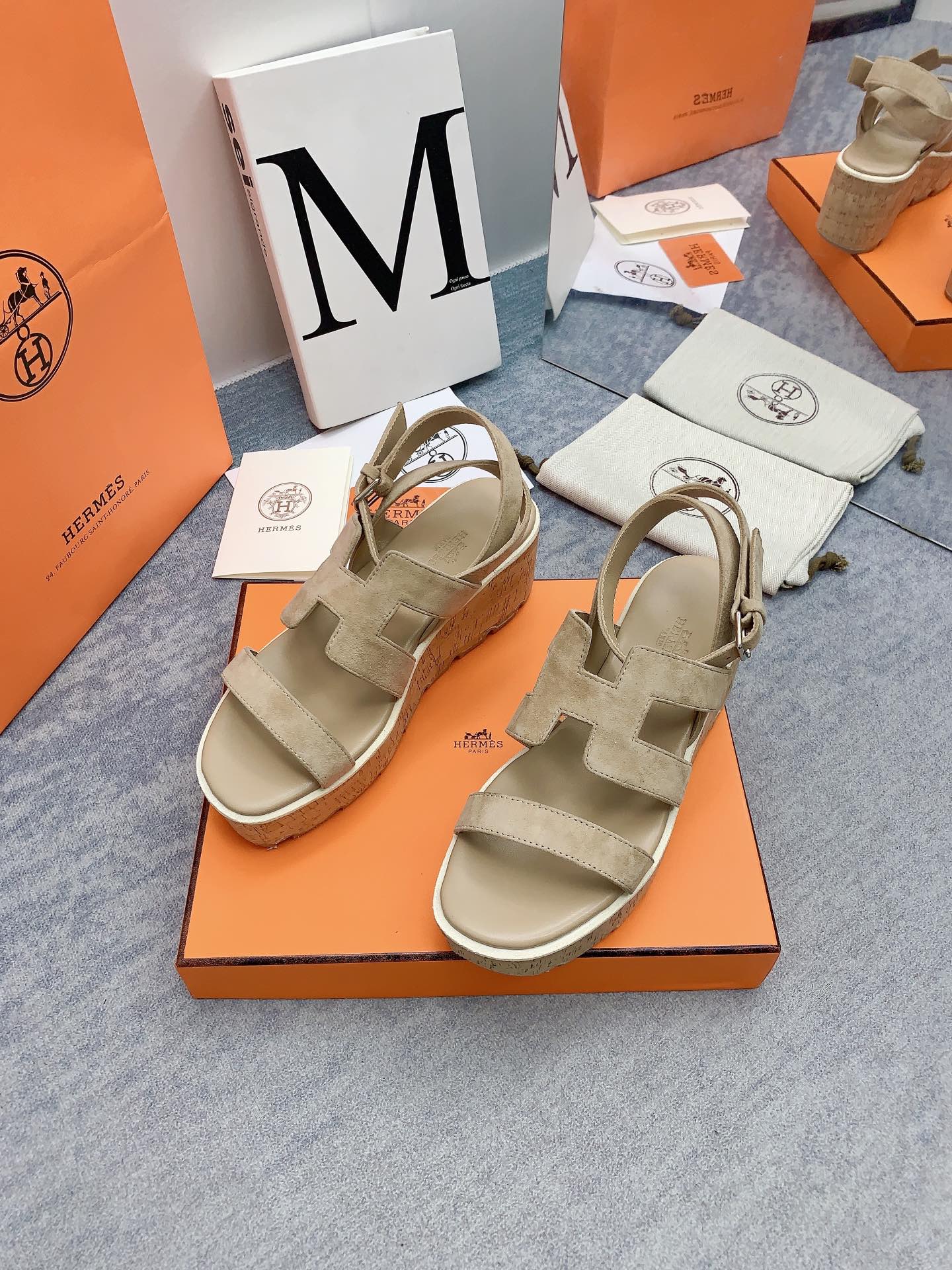 HERMES HAVANE 30 SANDAL IN TORTILLA BROWN SUEDE