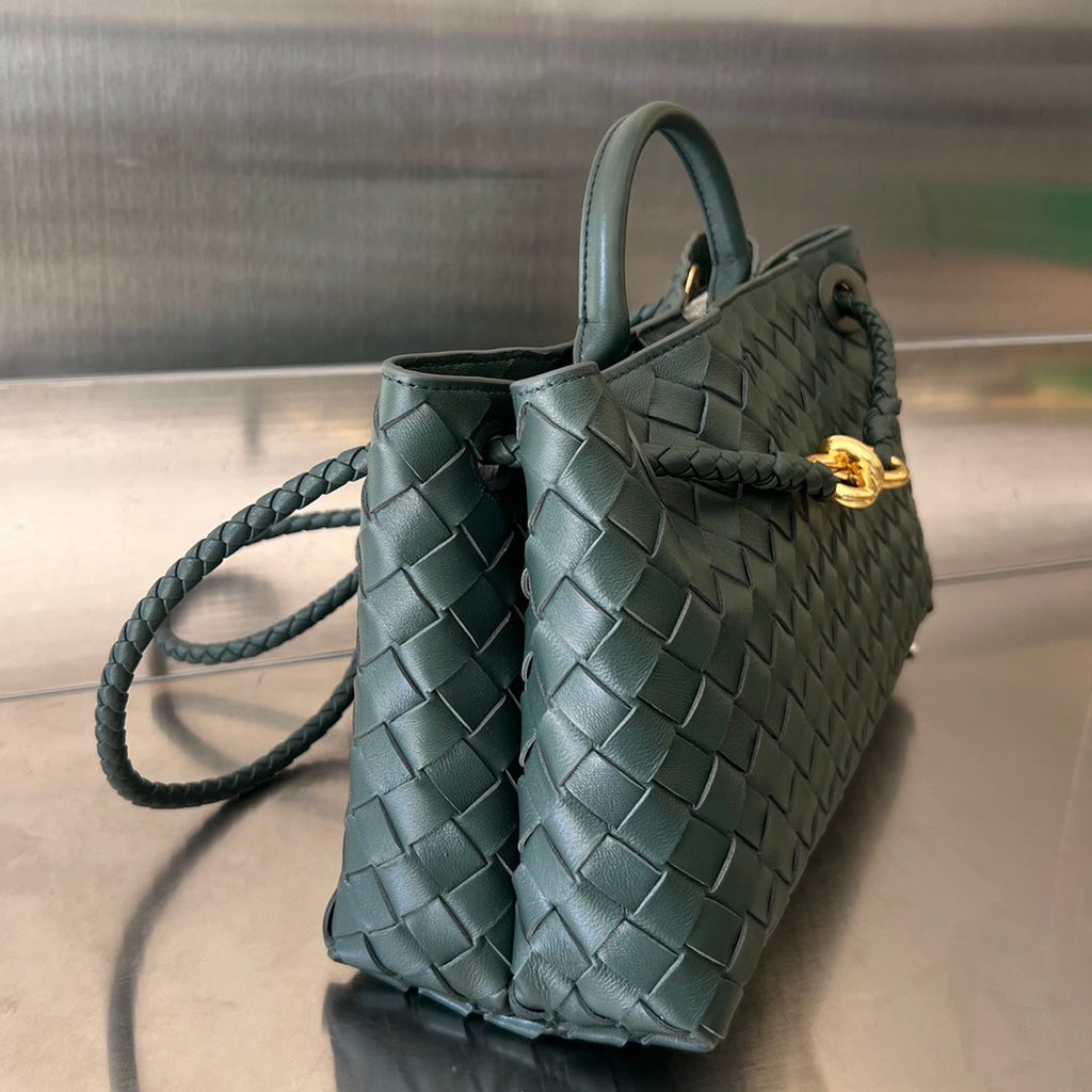 BOTTEGA VENETA SMALL ANDIAMO 29 IN DARK GREEN LAMBSKIN