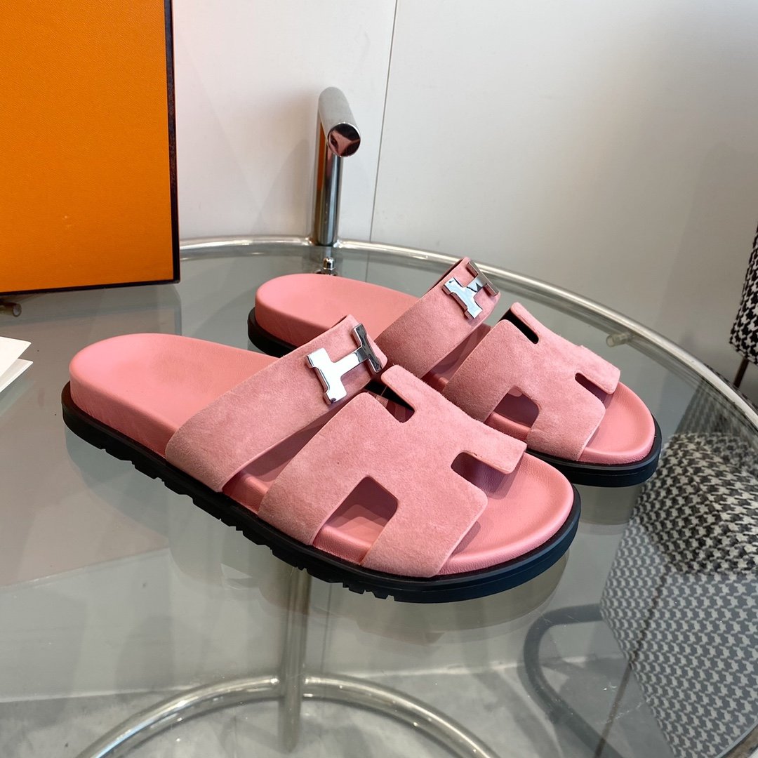 HERMES Chypre Sandal Pink Suede