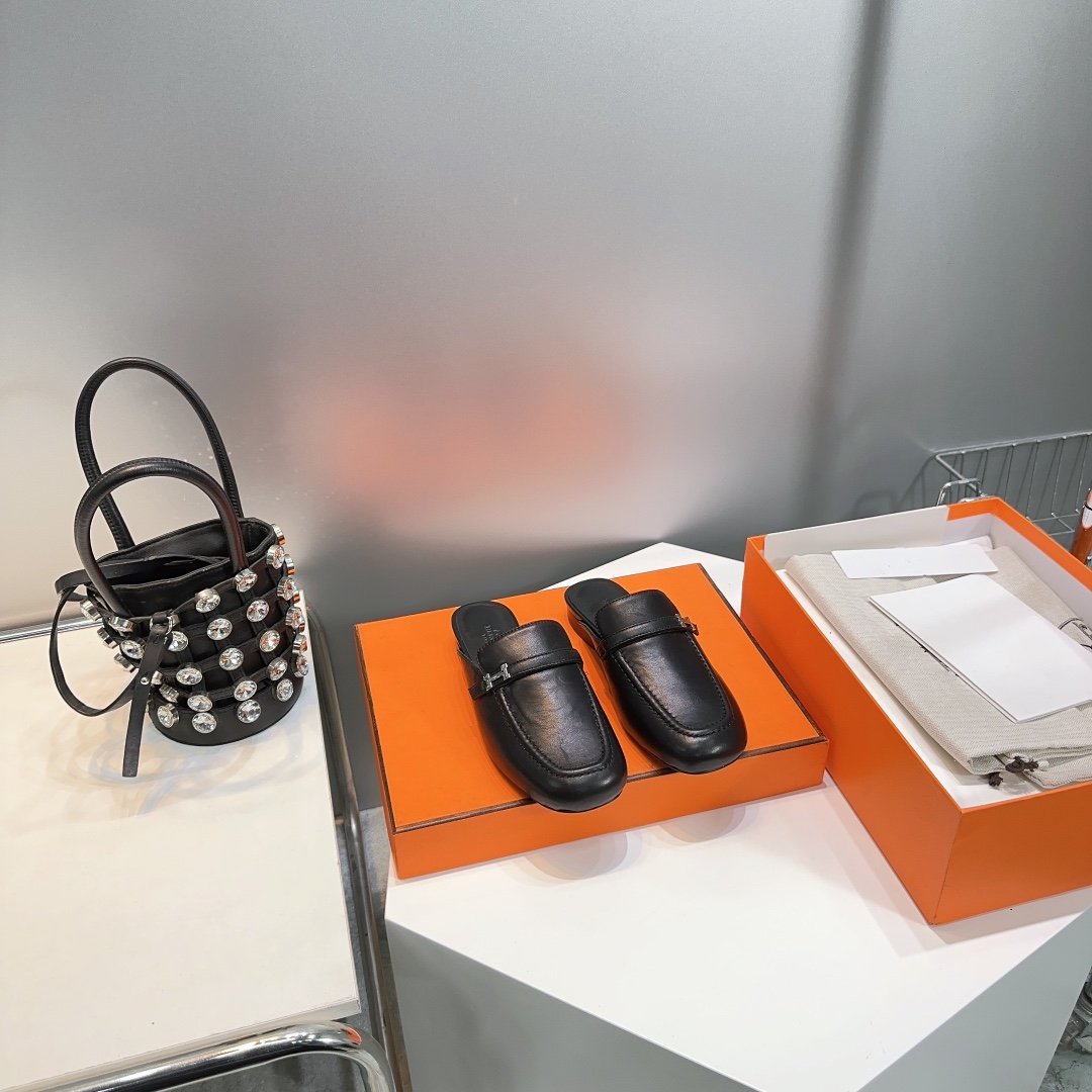 HERMES Lena Mule Black Leather