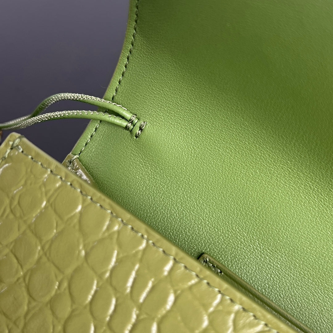 BOTTEGA VENETA ANDIAMO CLUTCH 31 IN BARLEY CORN CROCODILE PATTERN CALFSKIN