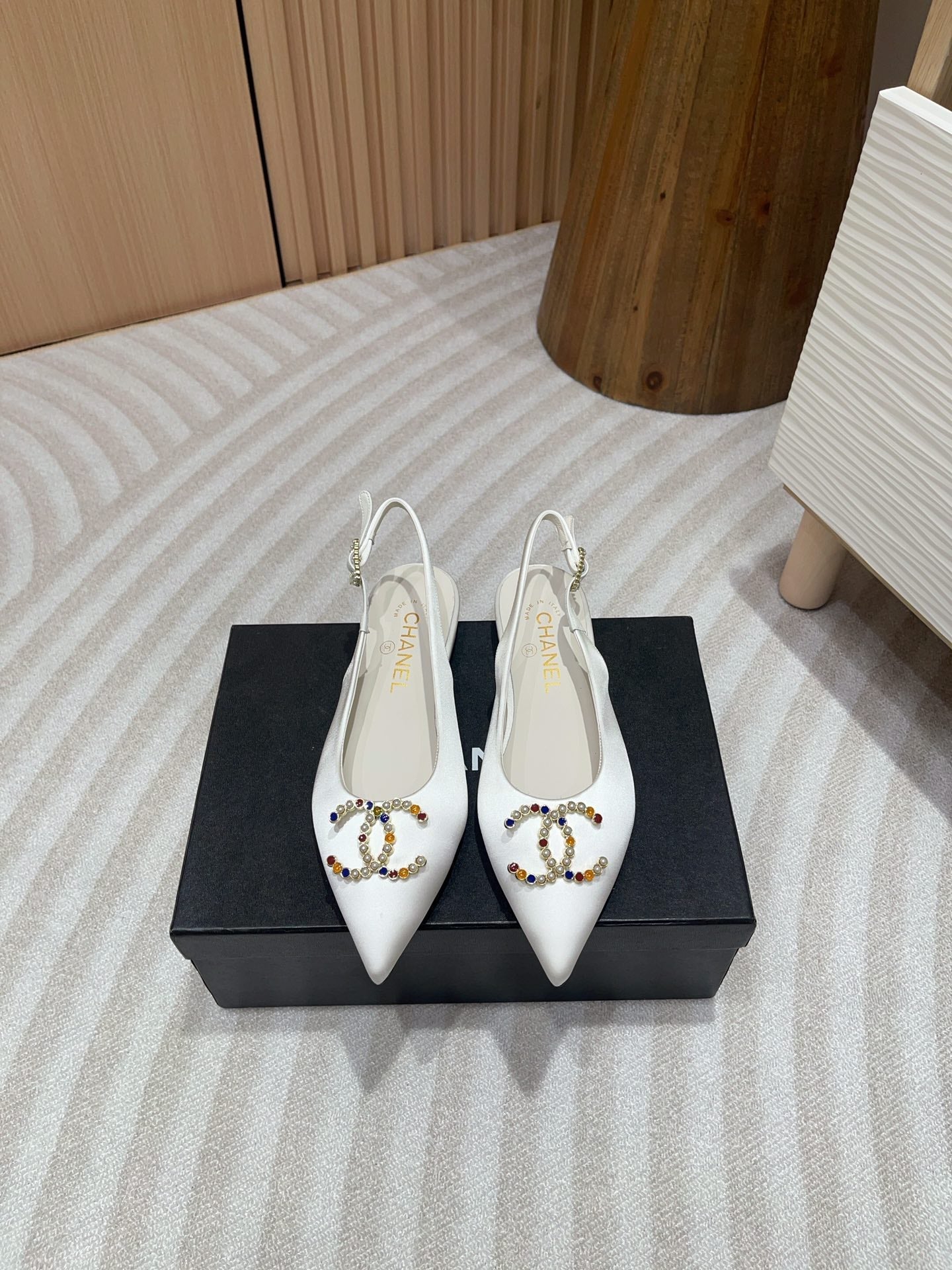 CHANEL SLINGBACKS WHITE SATIN AND LAMBSKIN