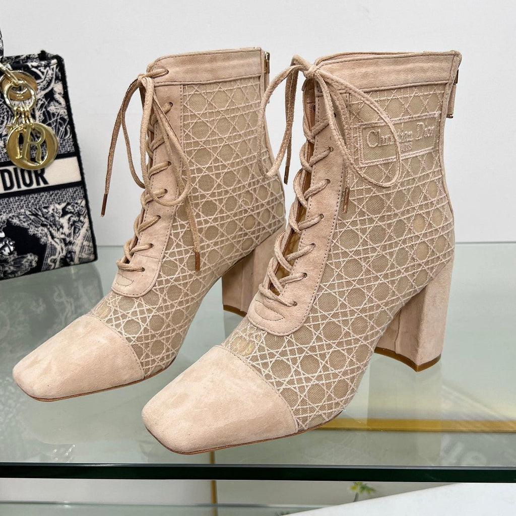 DIOR NAUGHTILY-D HEELED ANKLE BOOT IN BISQUE BEIGE CANNAGE MOTIF MESH AND SUEDE 8 CM