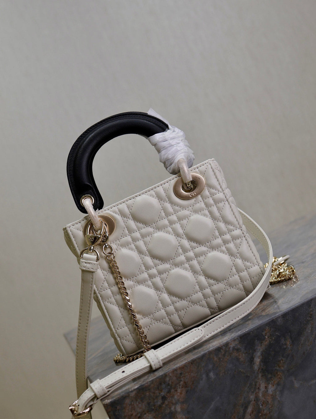 DIOR MINI LADY BAG 17 IN WHITE QUILTED MACROCANNAGE CALFSKIN BLACK STRAP