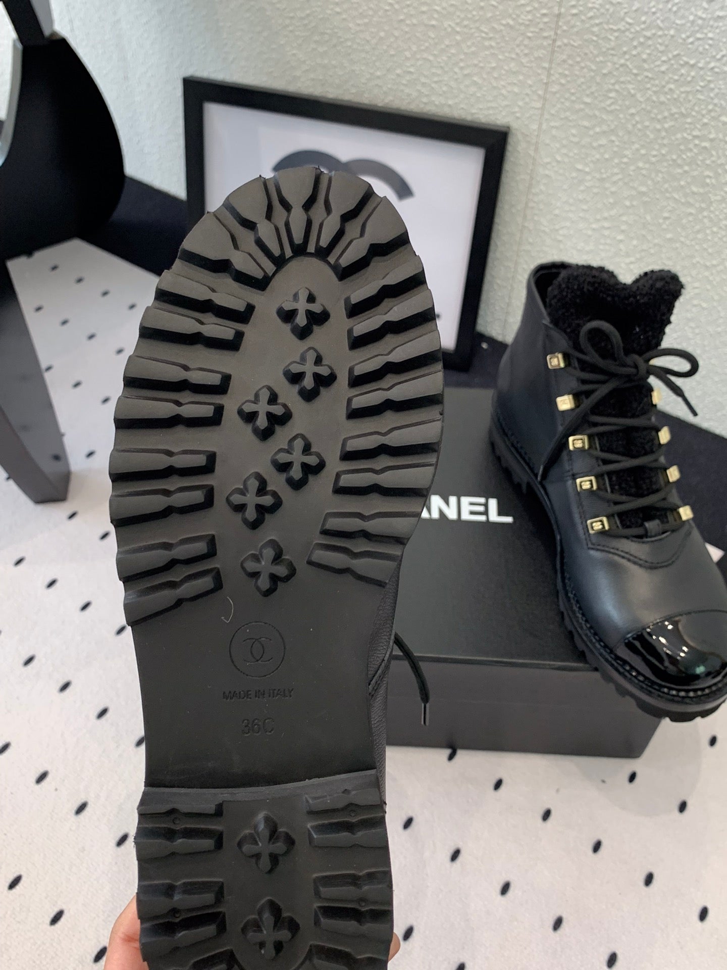CHANEL ANKLE BOOTS IN BLACK CALFSKIN 971629