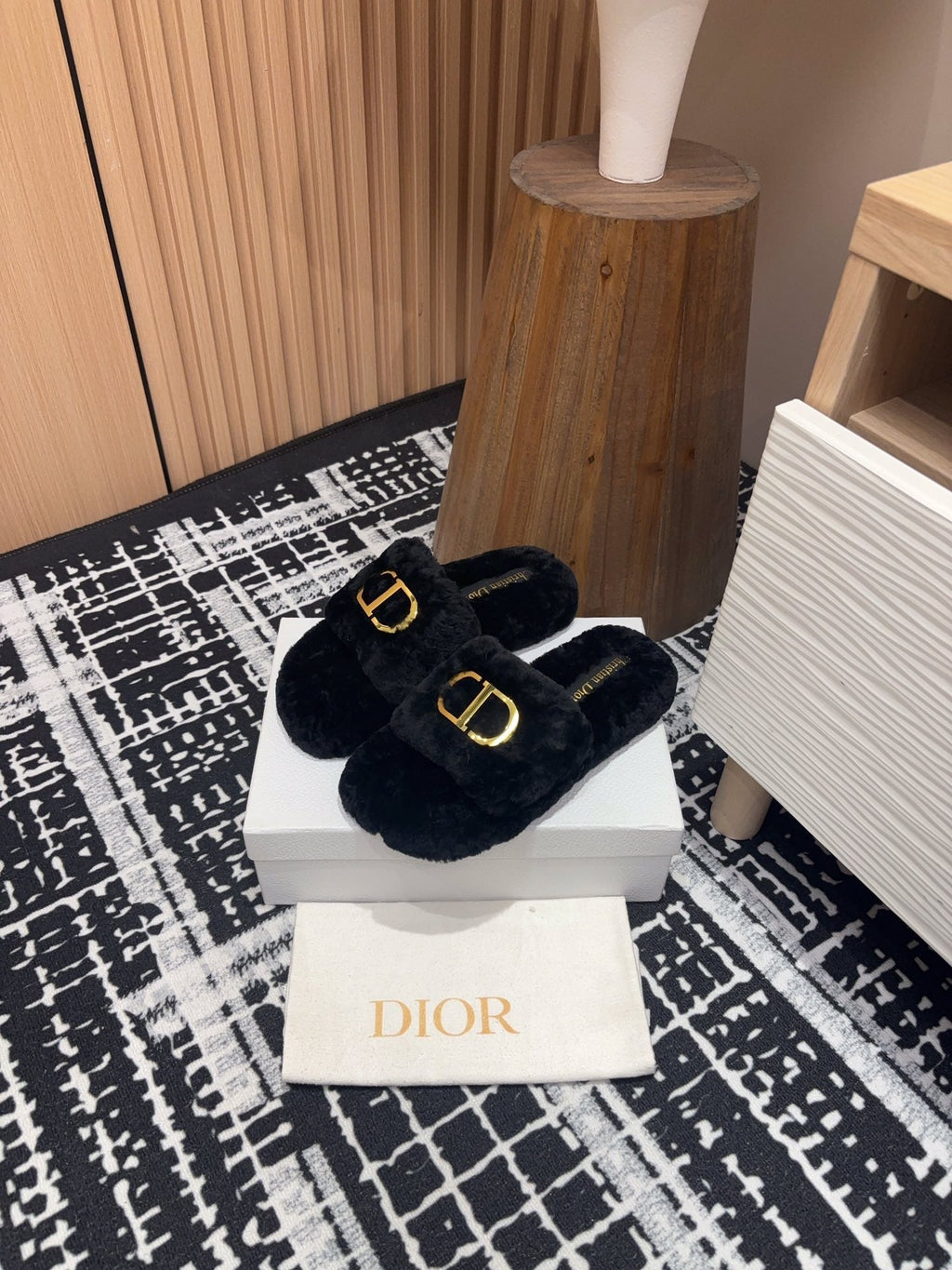 DIOR THICK-SOLE SLIPPER IN BLACK FLEECE WITH GOLD LOGO