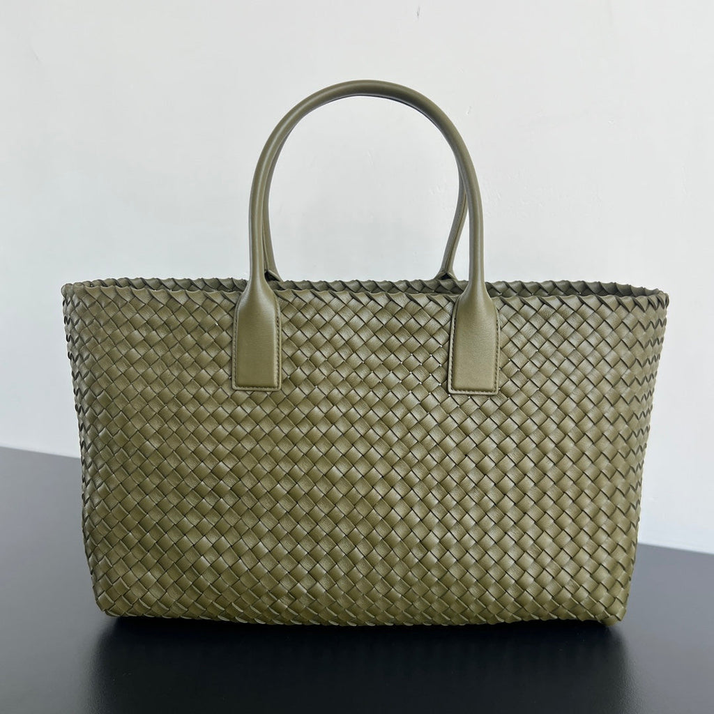 BOTTEGA VENETA LARGE CABAT 51 IN ARMY GREEN LAMBSKIN