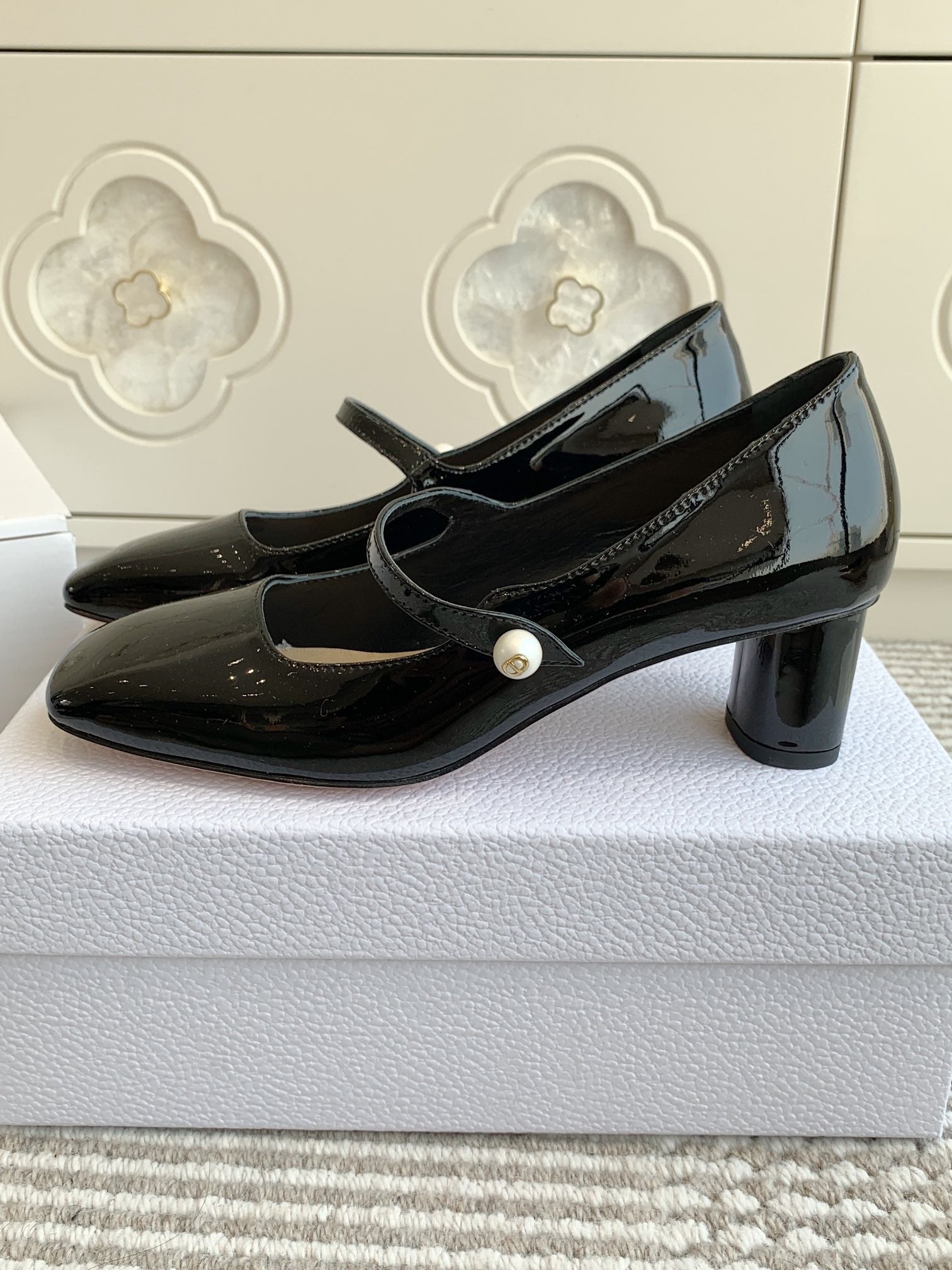 DIOR PEARL JOLIE MARY JANE PUMPS IN BLACK CALFSKIN