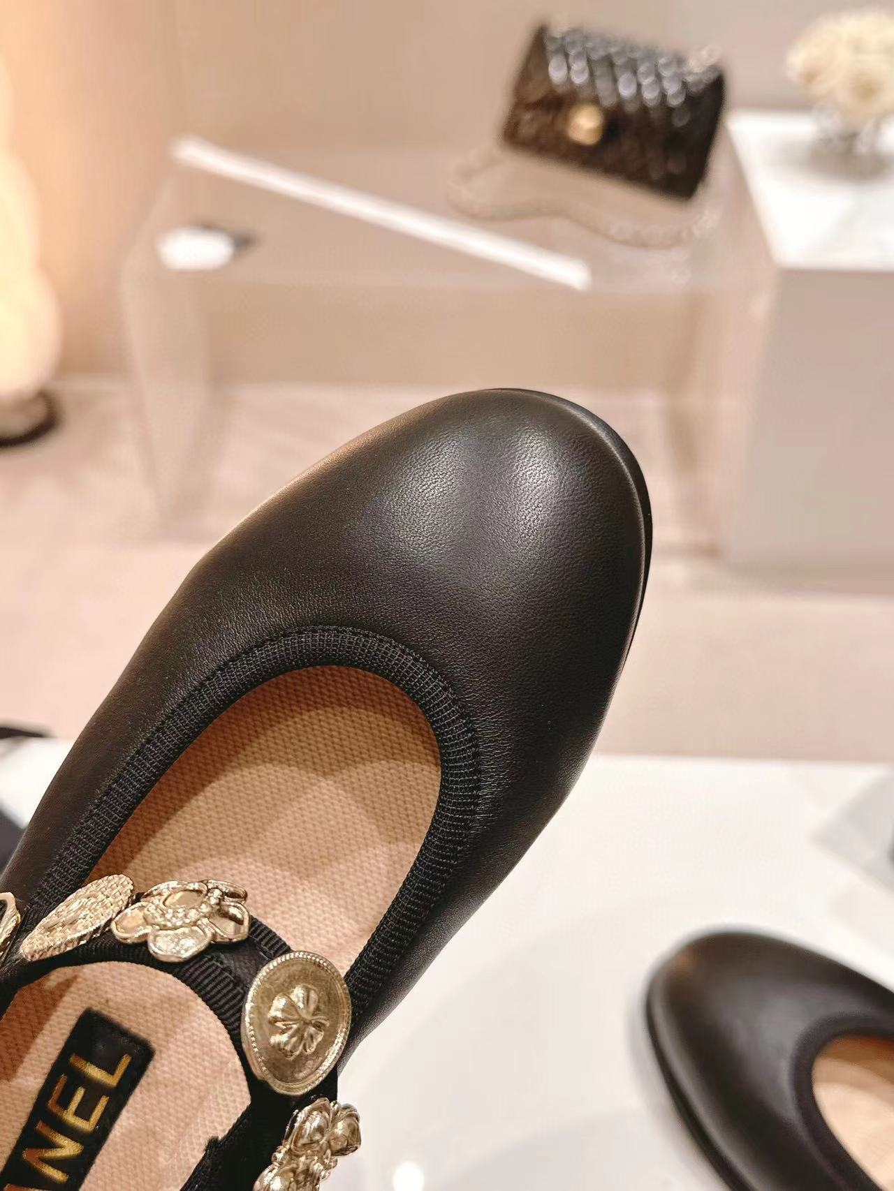 CHANEL MARY JANE BLACK LAMBSKIN 24