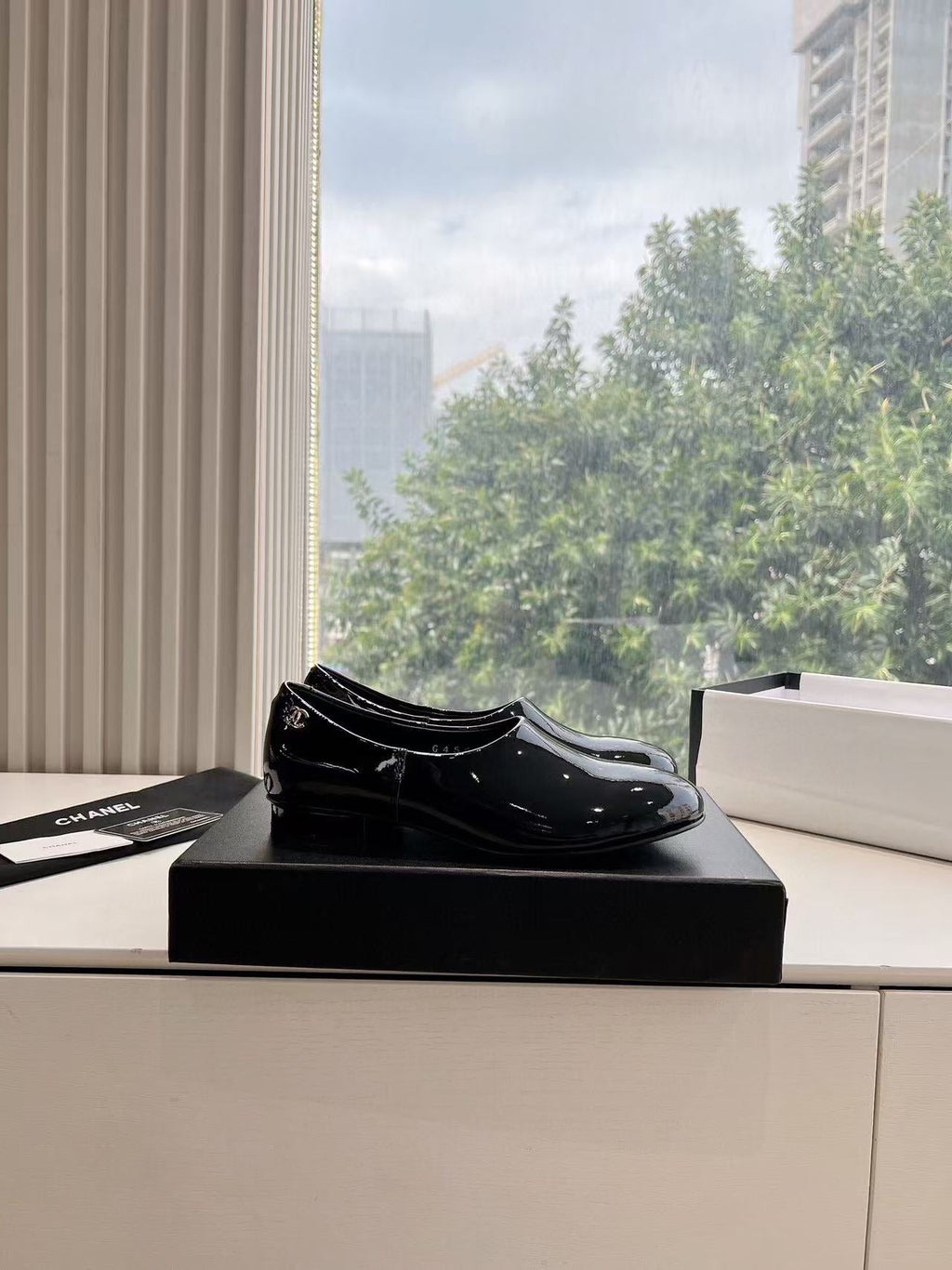 CHANEL MOASINS BLACK PATENT CALFSKIN GHW