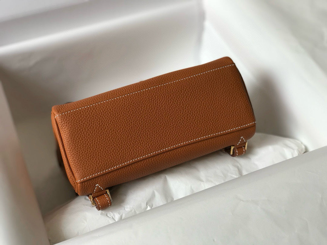 HERMES KELLY ADO 22 TOGO BACKPACK IN BROWN CALFSKIN GOLD HARDWARE
