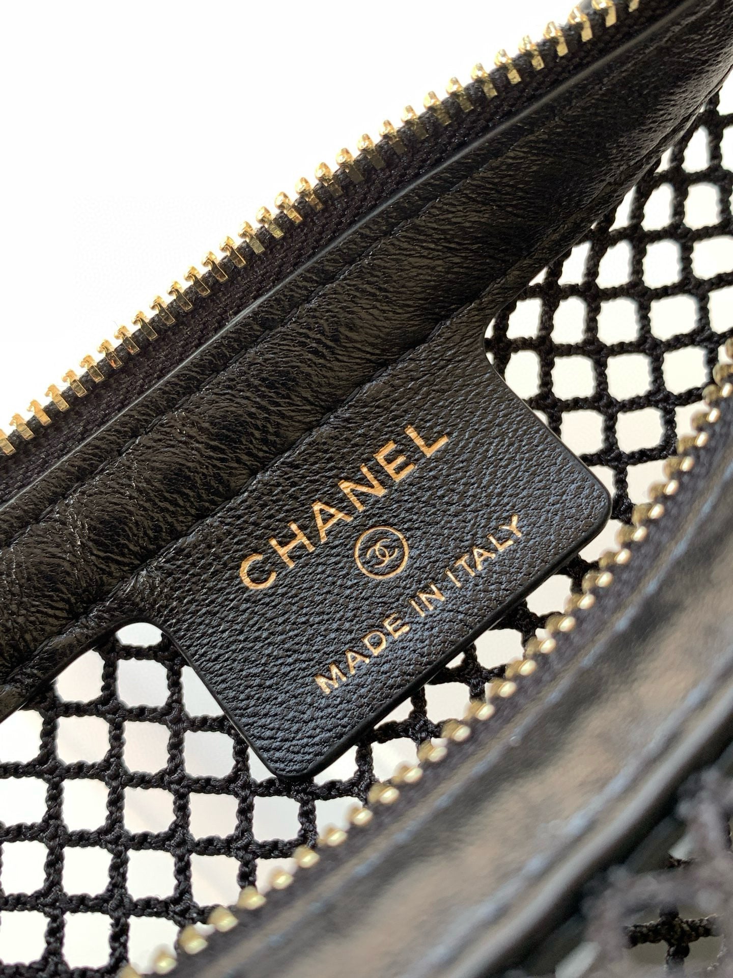 CHANEL 25S POUCH IN BLACK LAMBSKIN WITH MESH GOLD HARDWARE