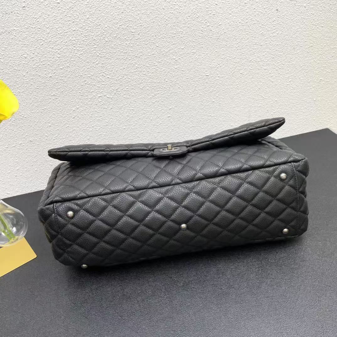 CHANEL CLASSIC FLAP BAG 46 IN BLACK QUILTED CALFSKIN