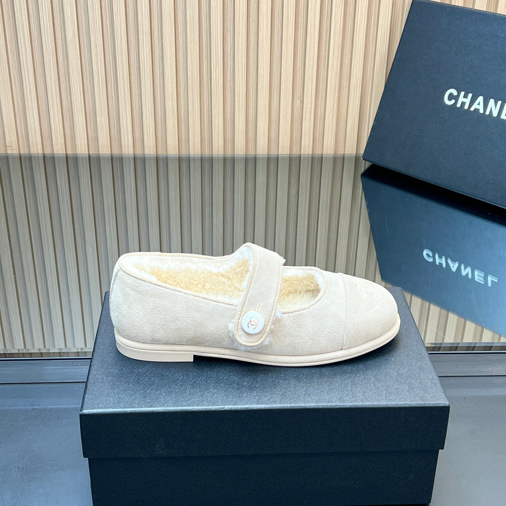 CHANEL 25S FURRY MARY JANE SHOES IN IVORY SUEDE