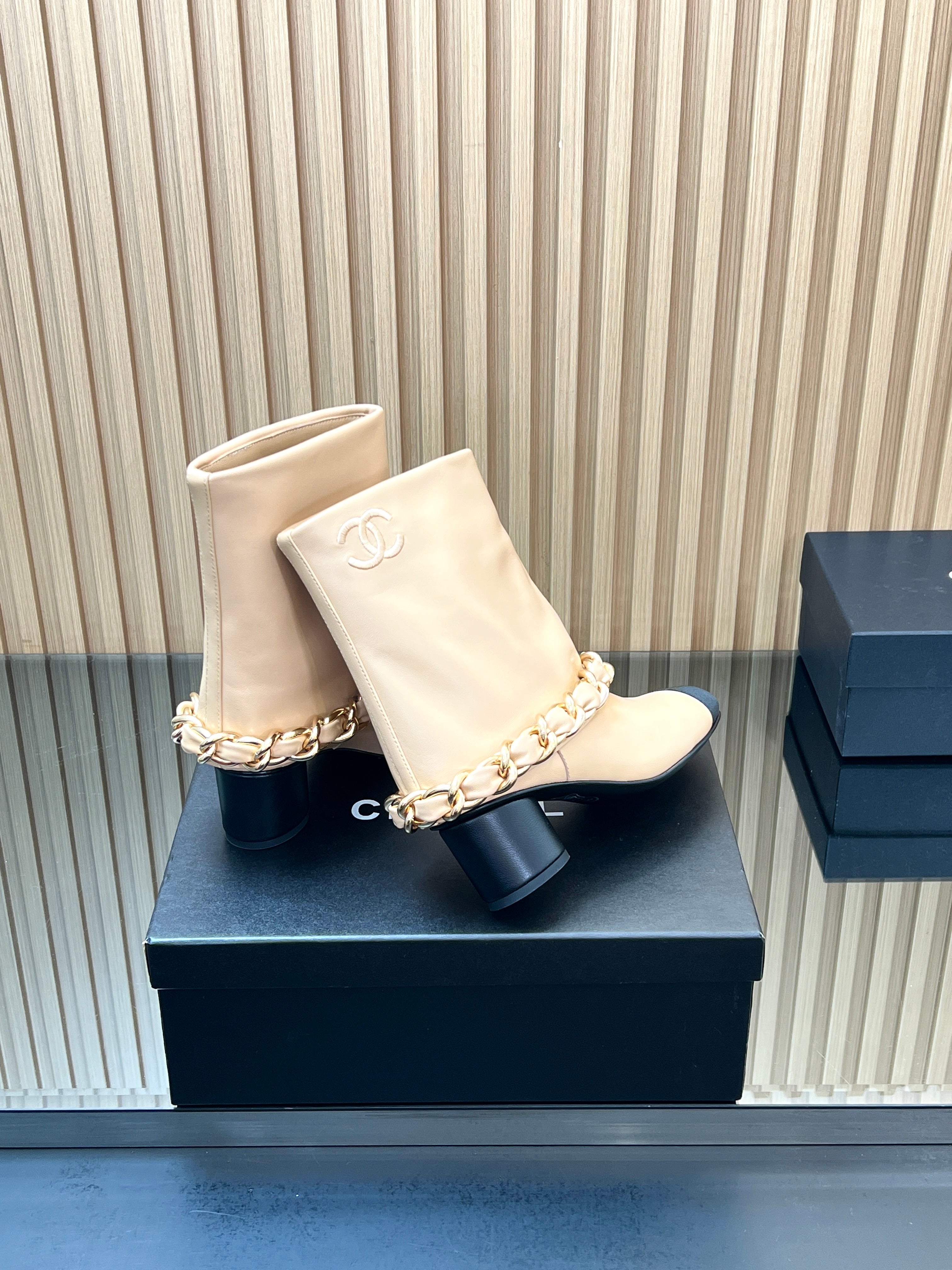 CHANEL 25S LOW BOOTS 65MM IN BEIGE CALFSKIN GOLD HARDWARE