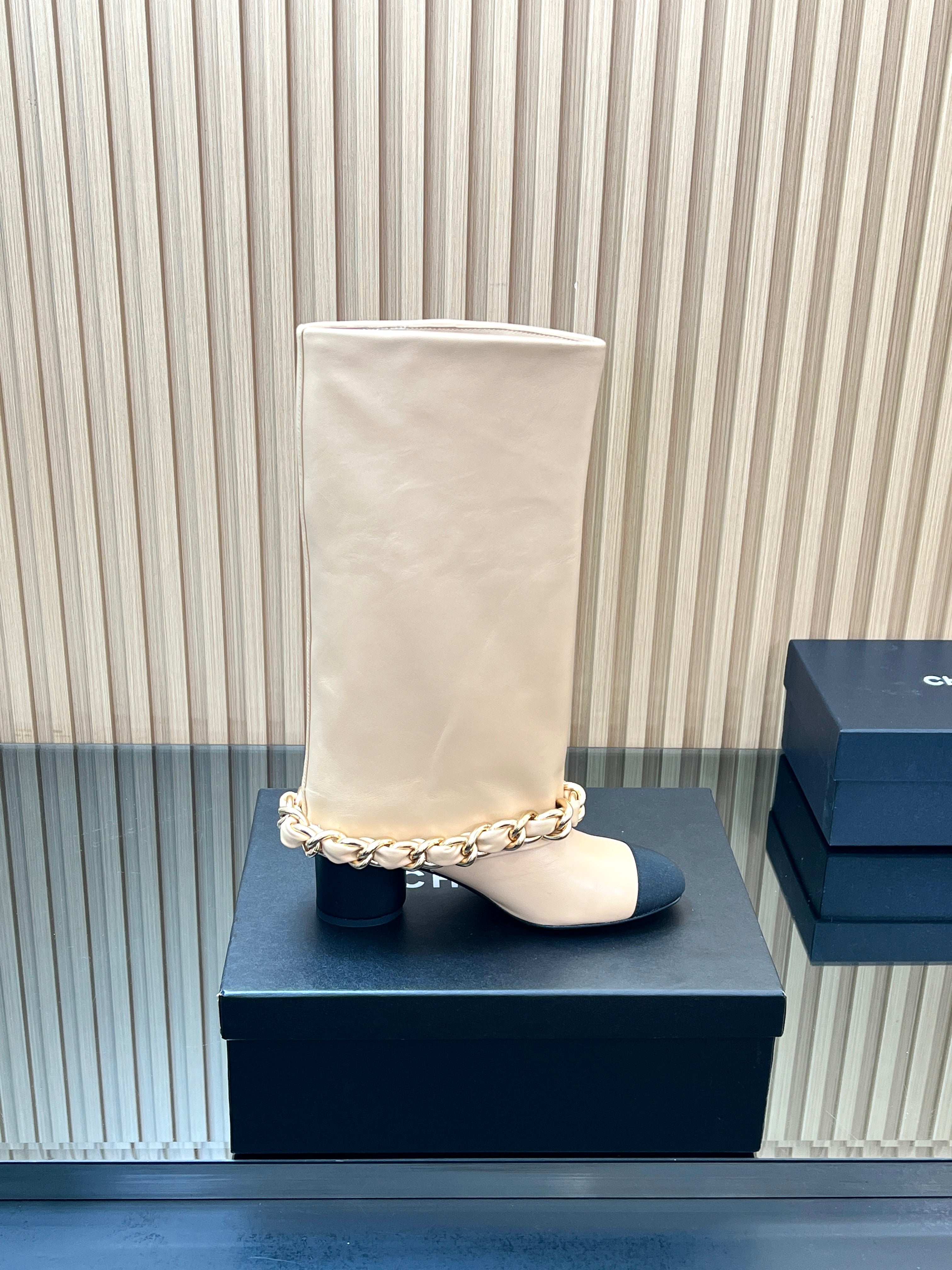 CHANEL 25S HIGH BOOTS 65MM IN BEIGE CALFSKIN GOLD HARDWARE